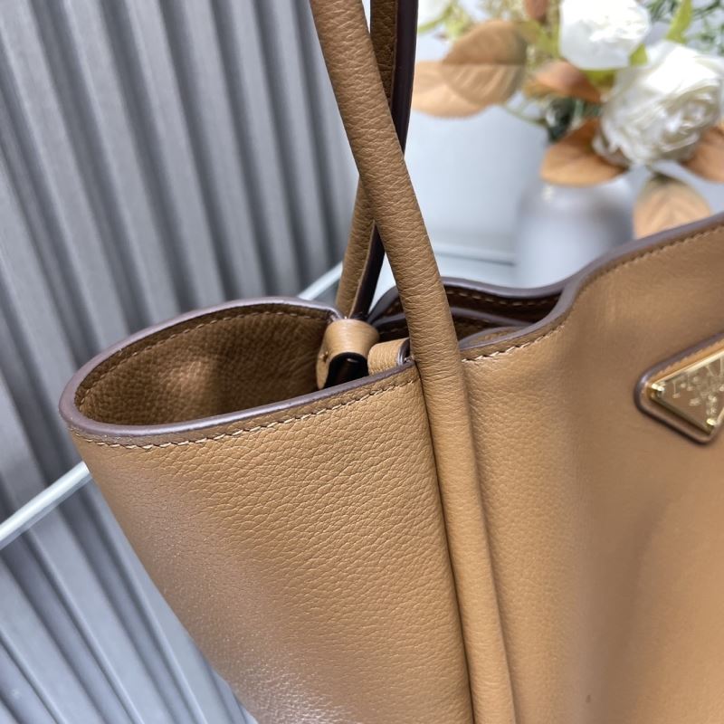 Pra*a bucket bags